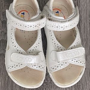 Girls Sandals Totto size 8